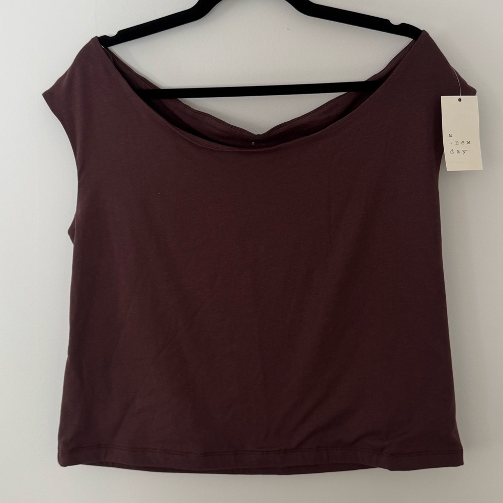 Women’s Large Scoop-neck Top